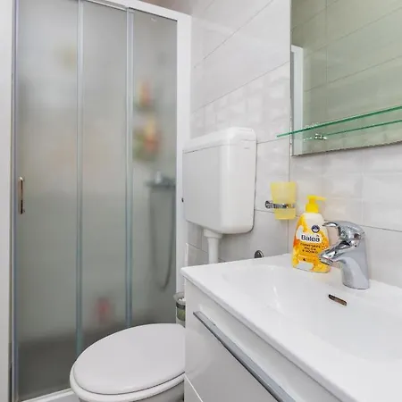 Ivo Guest house 2*