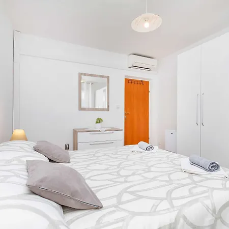 Ivo Guest house